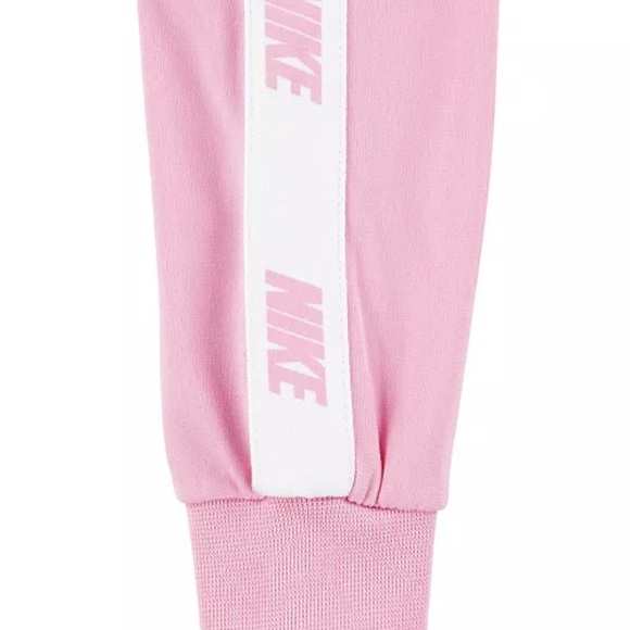Nike
Baby Girl 2-Piece Long-Sleeve Jacket and Pants Set 9 M 📦% - Picture 12 of 15